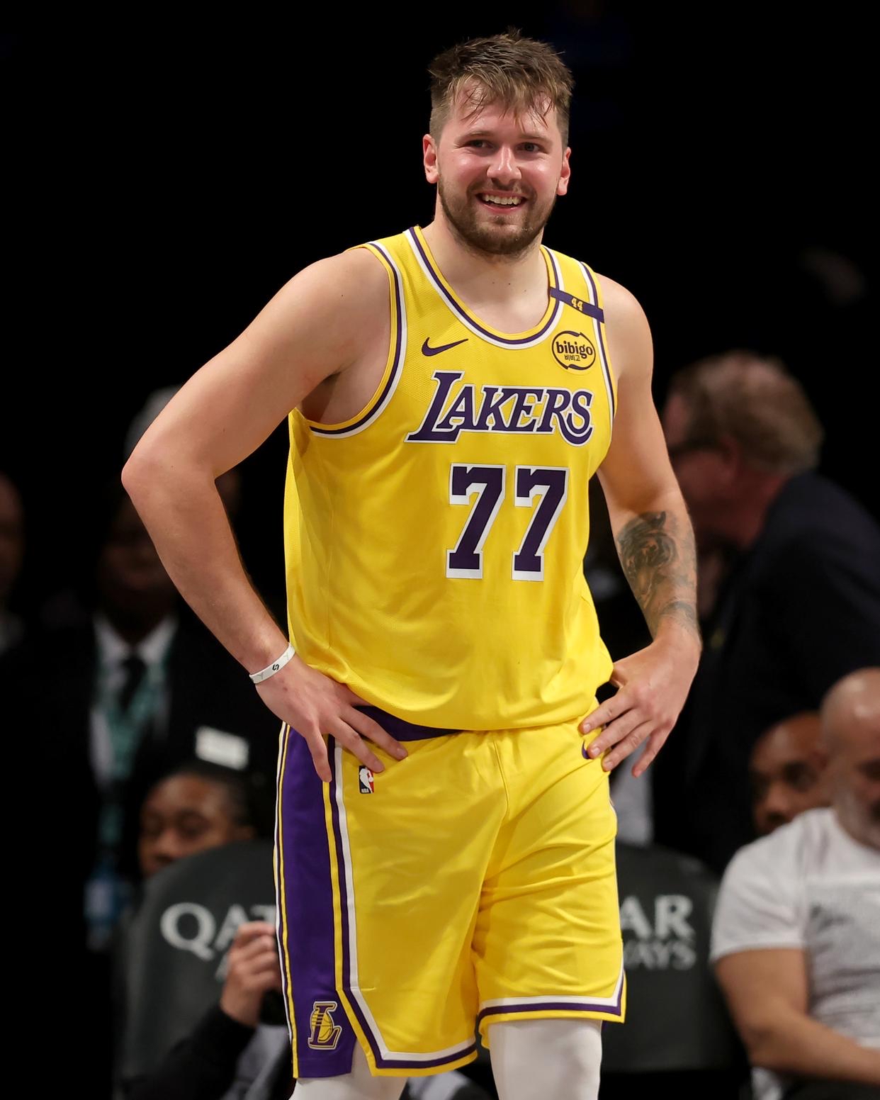 爱游戏手机版-里程碑夜!丹佛掘金豪取连胜;NBA常规赛今夜刷纪录;质疑声仍在;赛程密集仍需轮换的简单介绍