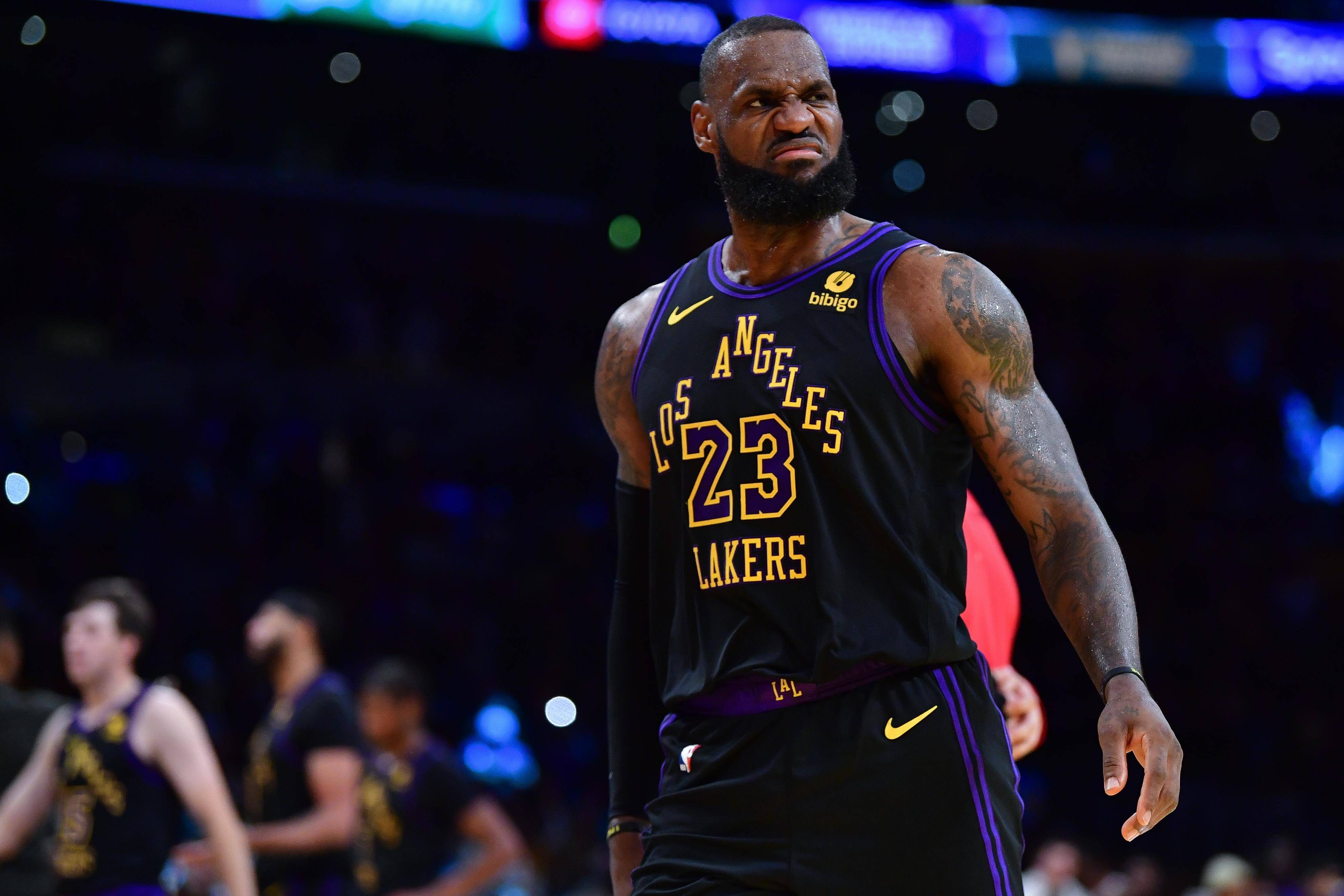爱游戏体育app下载-转会期体能课后，洛杉矶湖人复出首秀备战NBA季后赛，震撼外界，更衣室氛围转暖的简单介绍