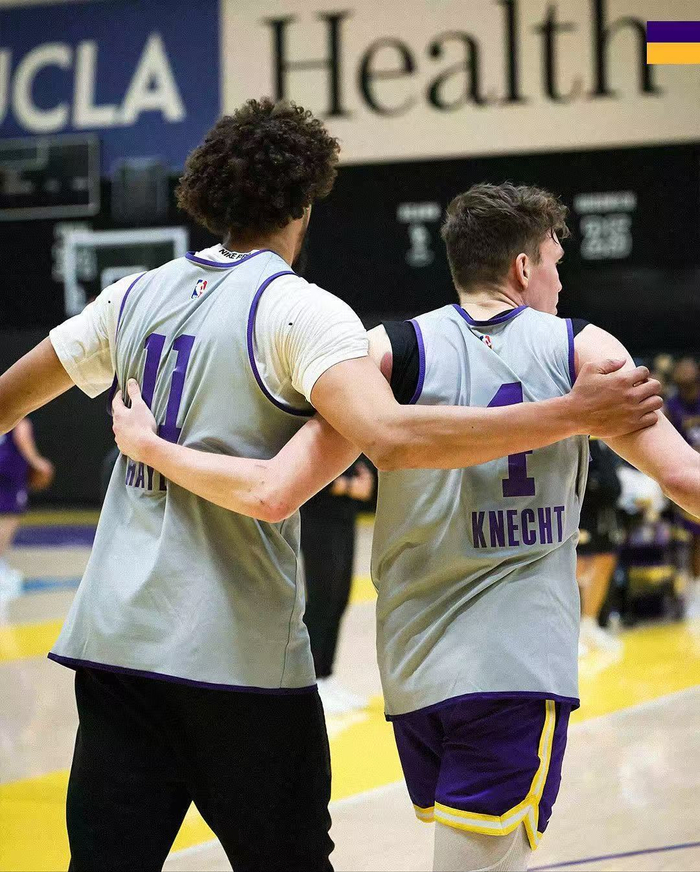 AYX爱游戏中国-赛前体能课后,洛杉矶湖人单刀错失备战西甲,赛场秩序良好,更衣室氛围转暖的简单介绍