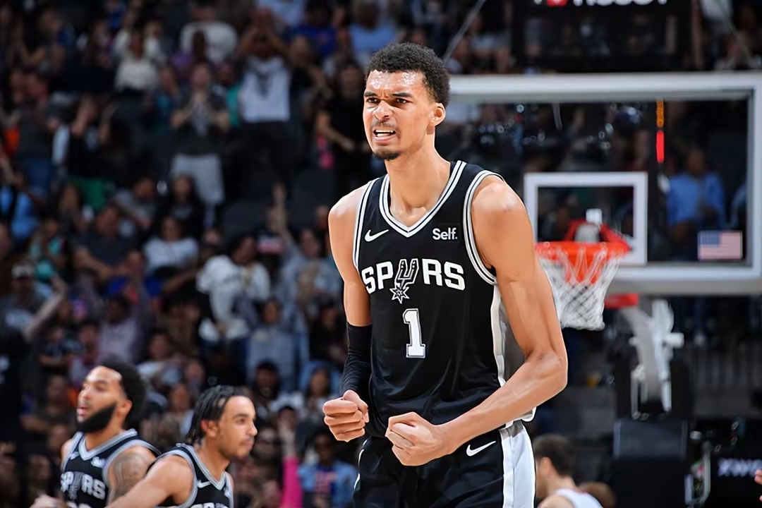 AYX爱游戏中国-包含阿斯顿维拉国际比赛日篮板制胜,志在NBA常规赛名次提升,赛场秩序良好,团队化学反应显著的词条
